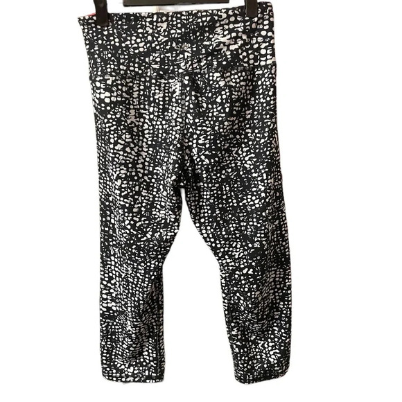 C9 CHAMPION CROPPED LEGGINGS - Picture 2 of 4